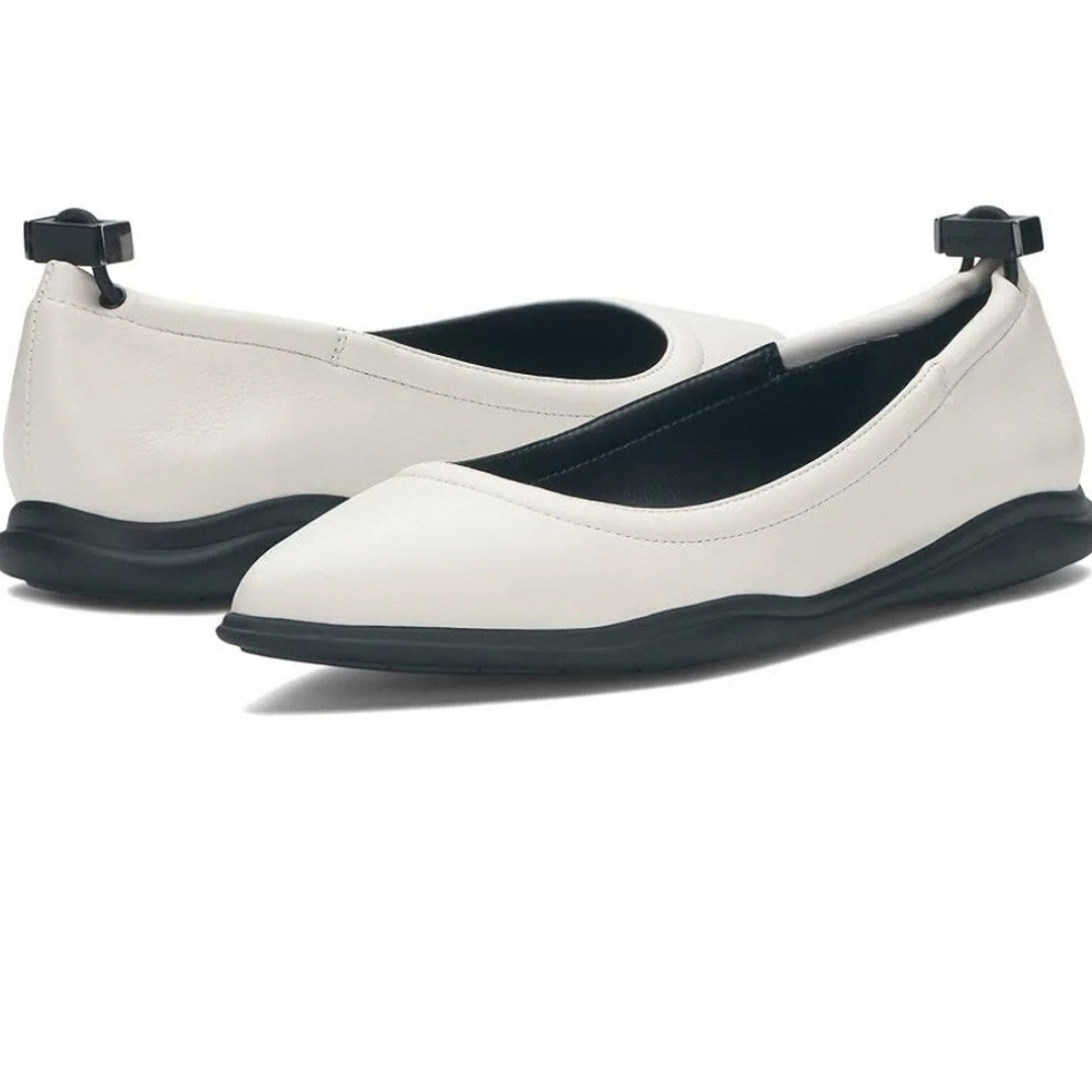 Vince Camuto Bendreta Sport White Pointed Toe Ballet Flats Size 9 NWT Cushioned - Picture 12 of 12